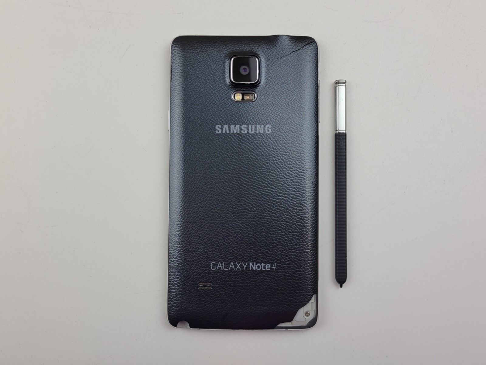 Samsung Galaxy Note 4 (SM-N910A) 32GB (AT&T) – *HEAVY BURN* – Clean IMEI – J9731