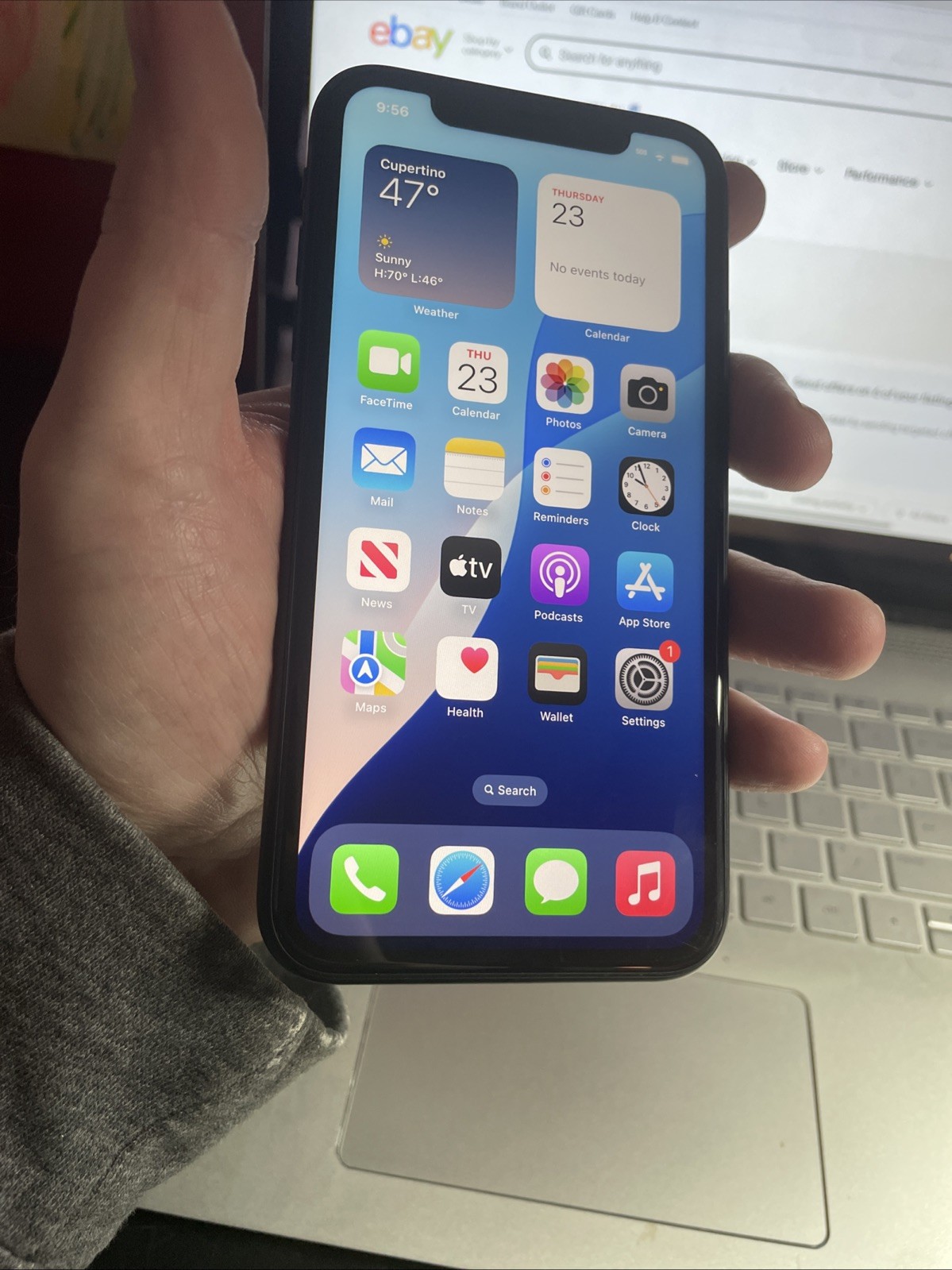 apple iphone xr 64gb unlocked batt health 85 or higher