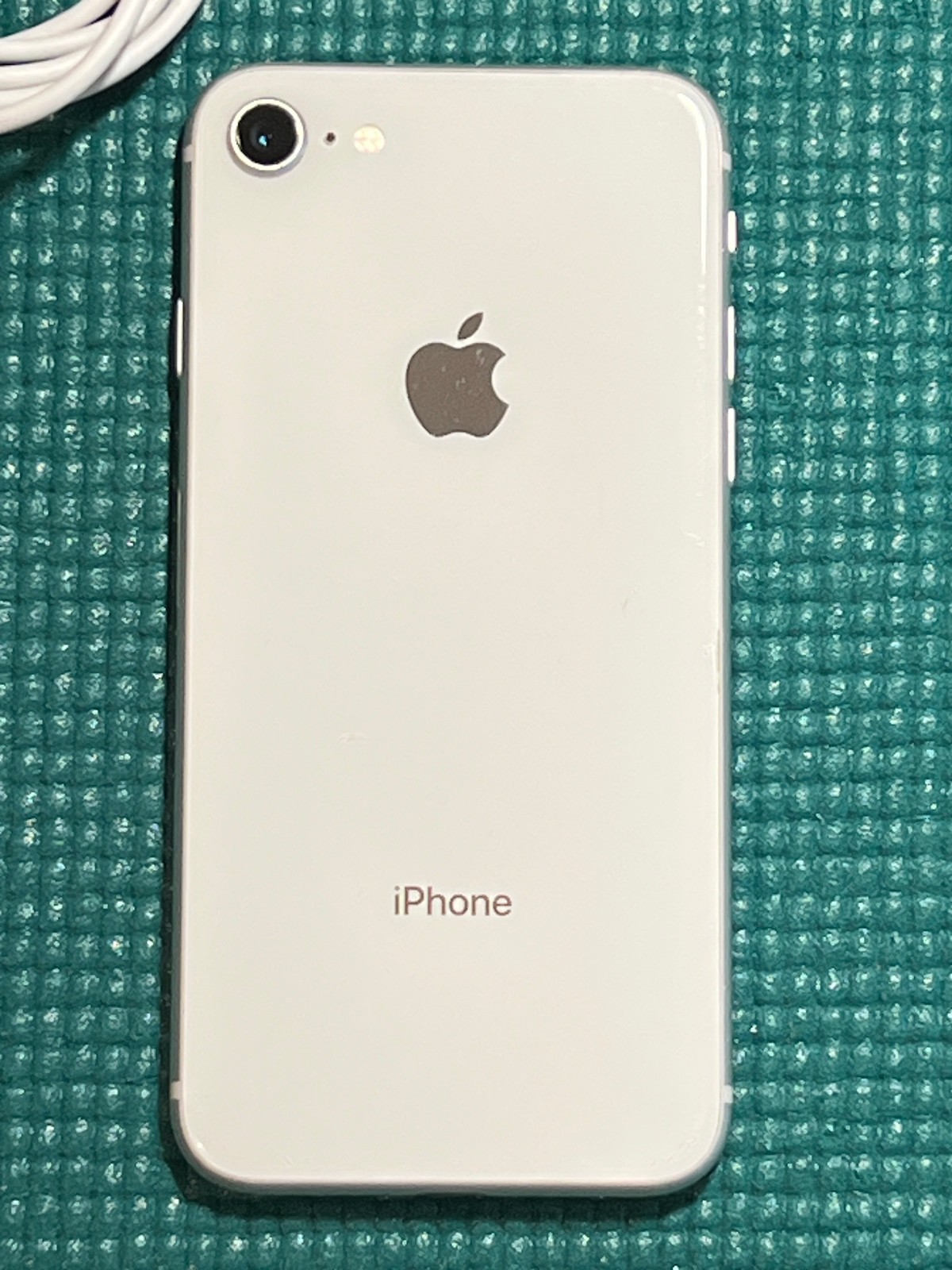 Apple iPhone 8 – 256GB – Silver (Unlocked) A1905 (GSM)