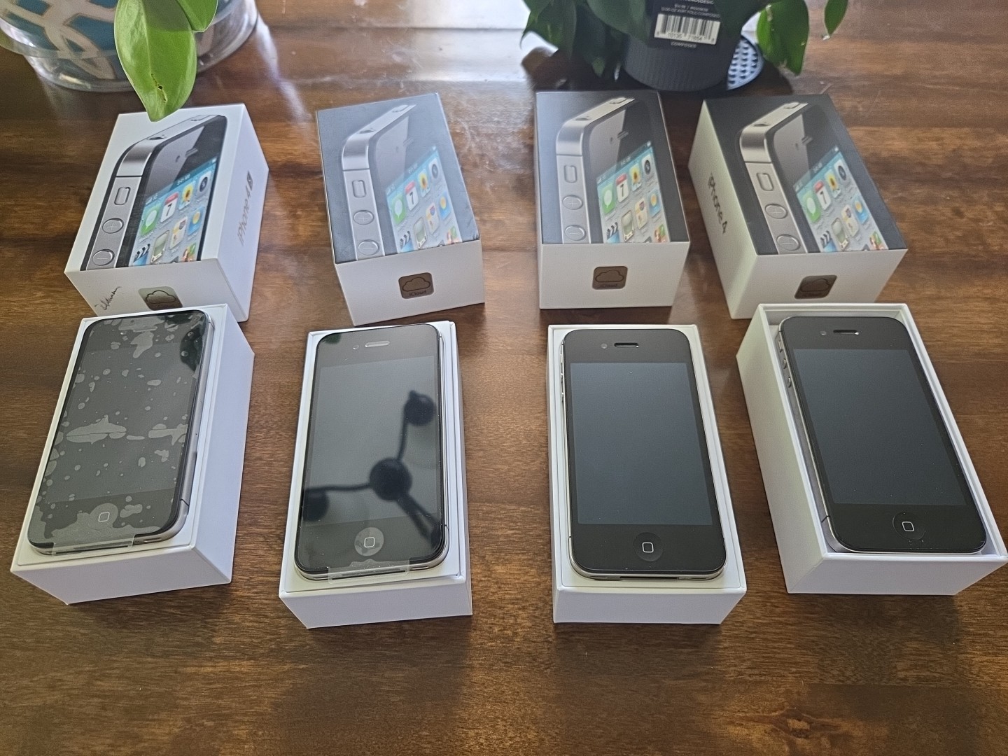 Apple 8G iPhone 4 in Black