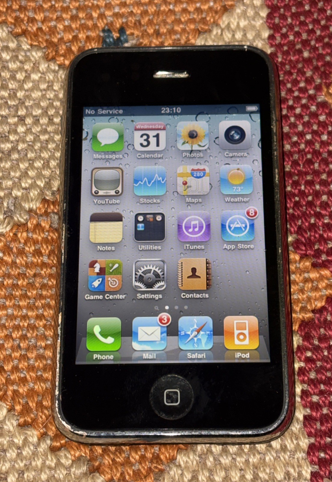 Apple iPhone A1303 GSM iPhone Gen 3 8GB – Black Unlocked AT&T iOS 4.3.3 Works