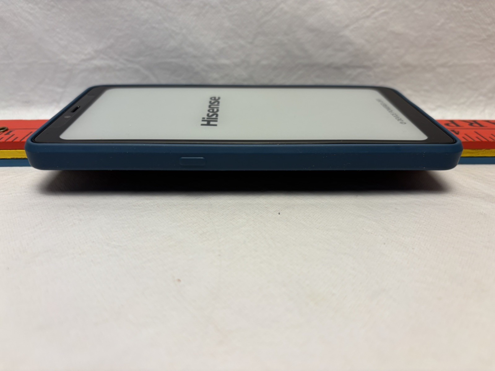 Hisense A9 E Ink Phone Android Mobile ebook Reader Reading Google 256GB Unlocked