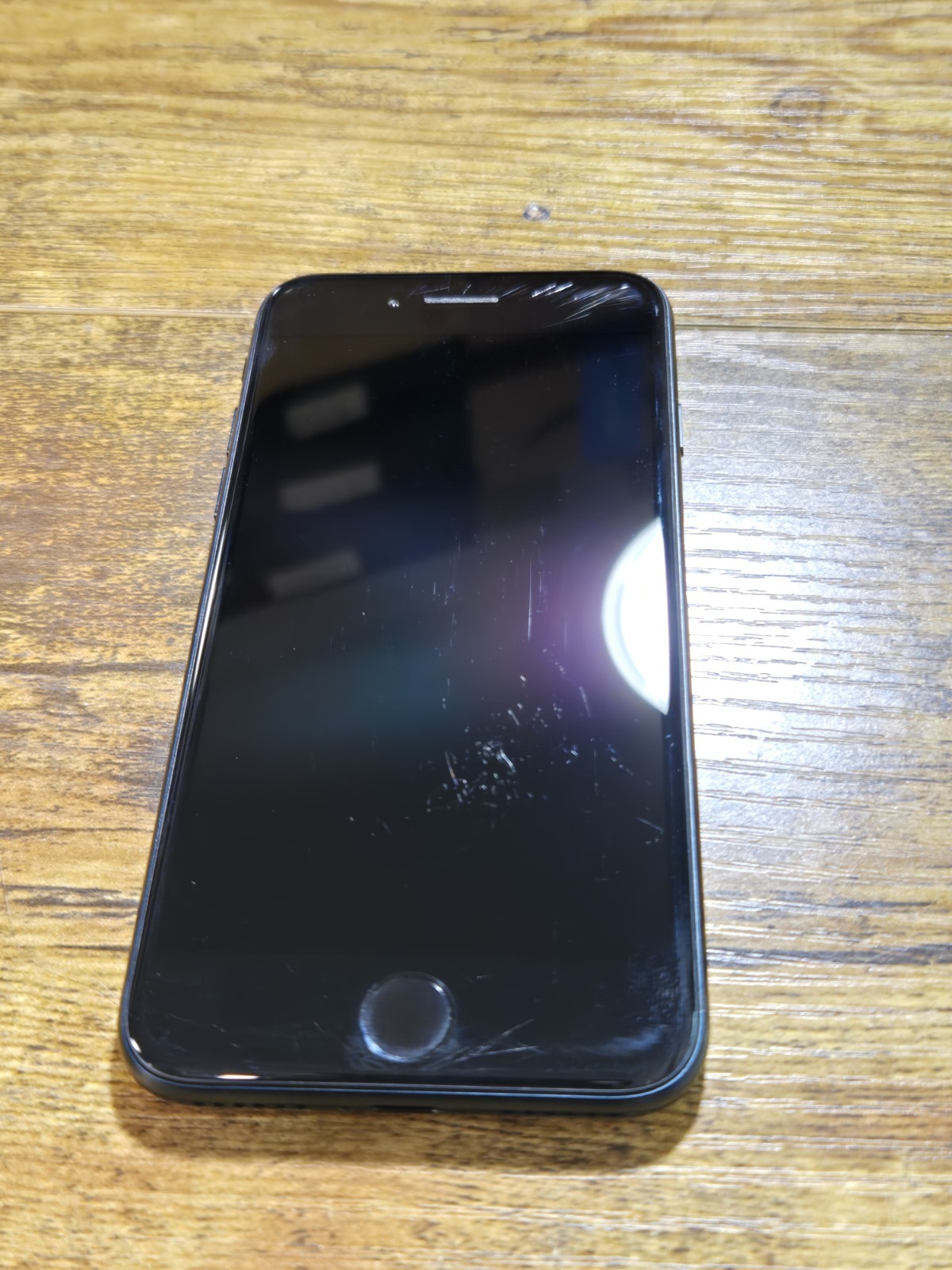 iphone SE 3rd gen 128GB Verizon Battery Health 81% No Sim Card Tray