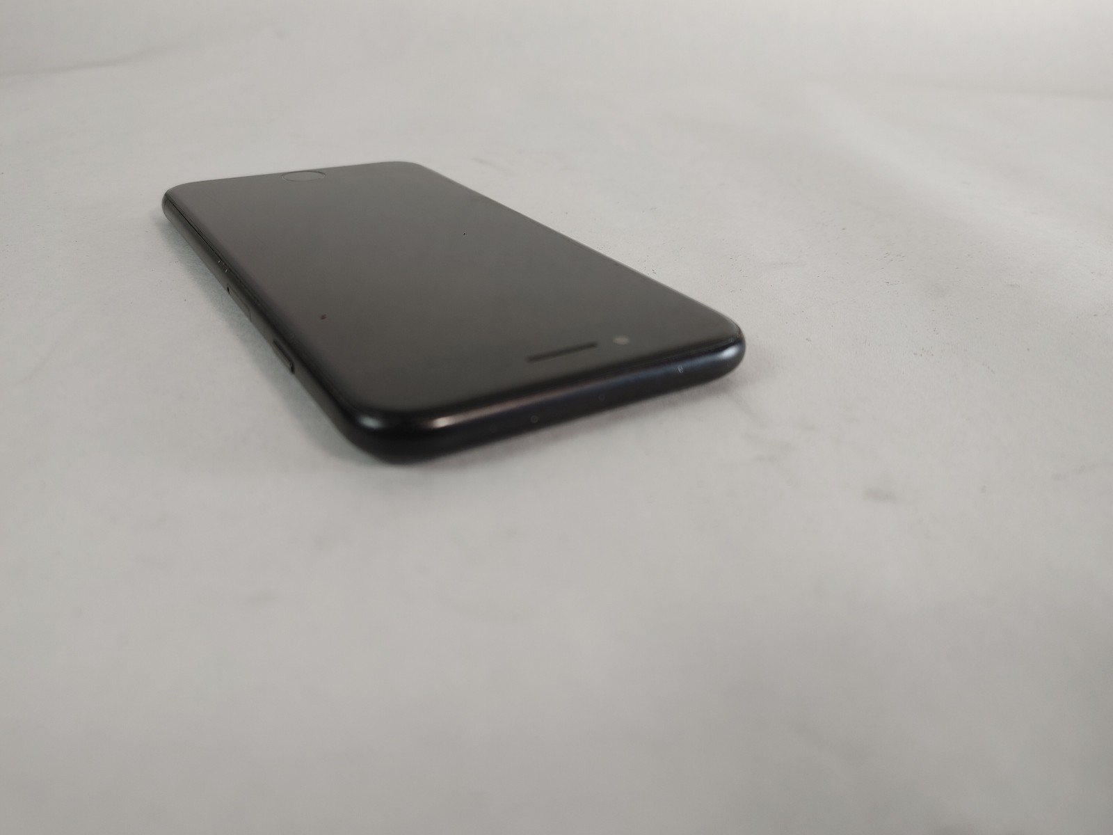 Apple iPhone SE (2020) A2275 64 GB iOS 26.5.2 (Wi-Fi + 4G) Unlocked For Parts