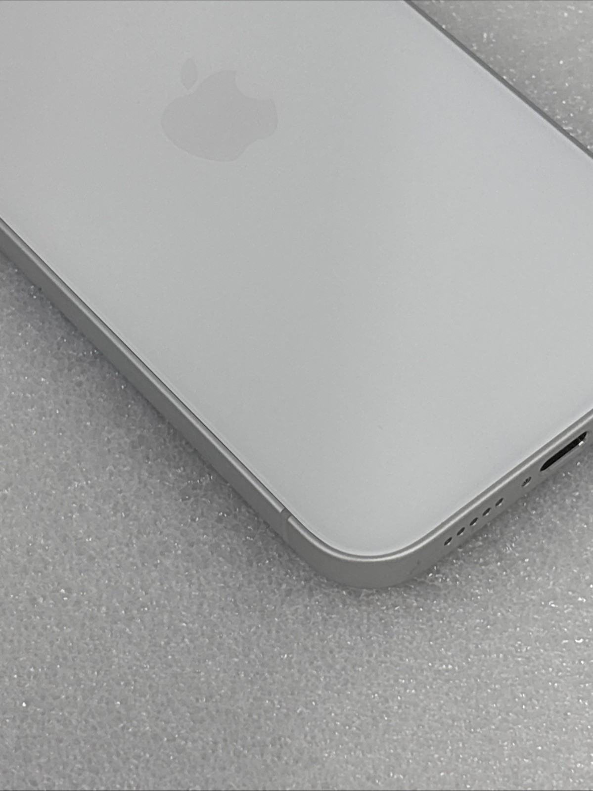 Apple iPhone 16e – 128 GB – White (AT&T)