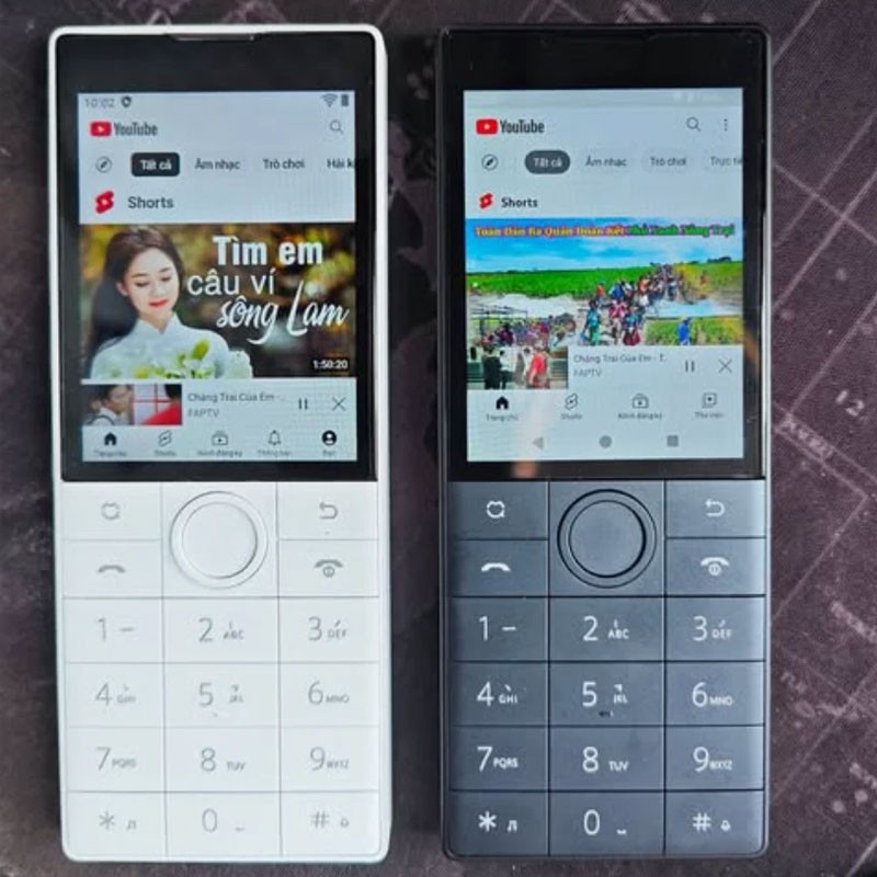 Unlock QIN F22 4G LTE MINI Android Smartphone Phone Keyboard Google Play Mobile