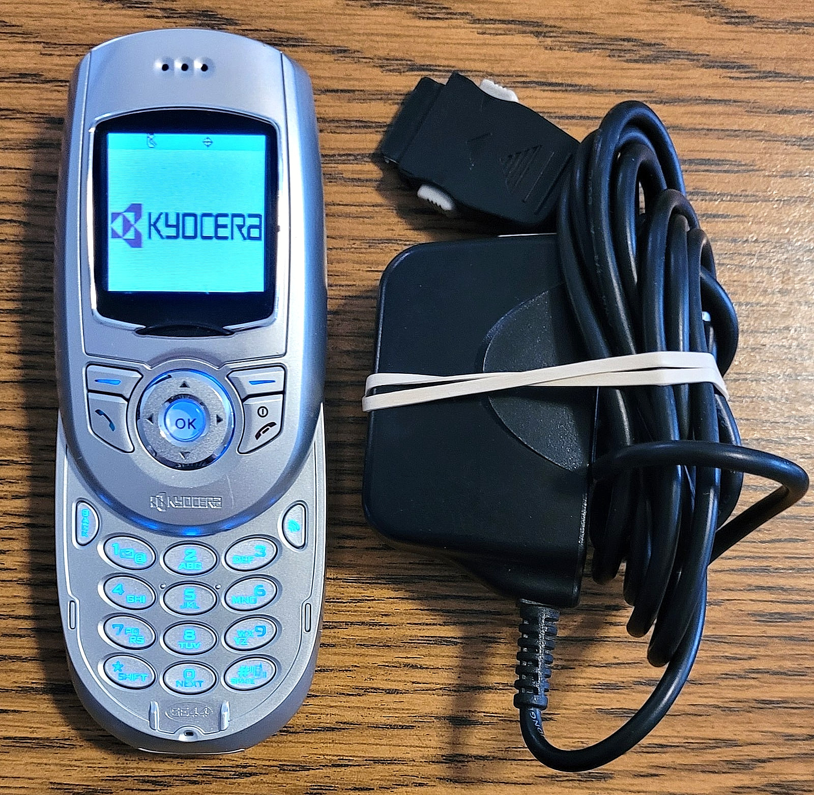 Kyocera Slider Sonic SE44 – Silver ( CDMA ) Super Rare Slider Phone – Bundled