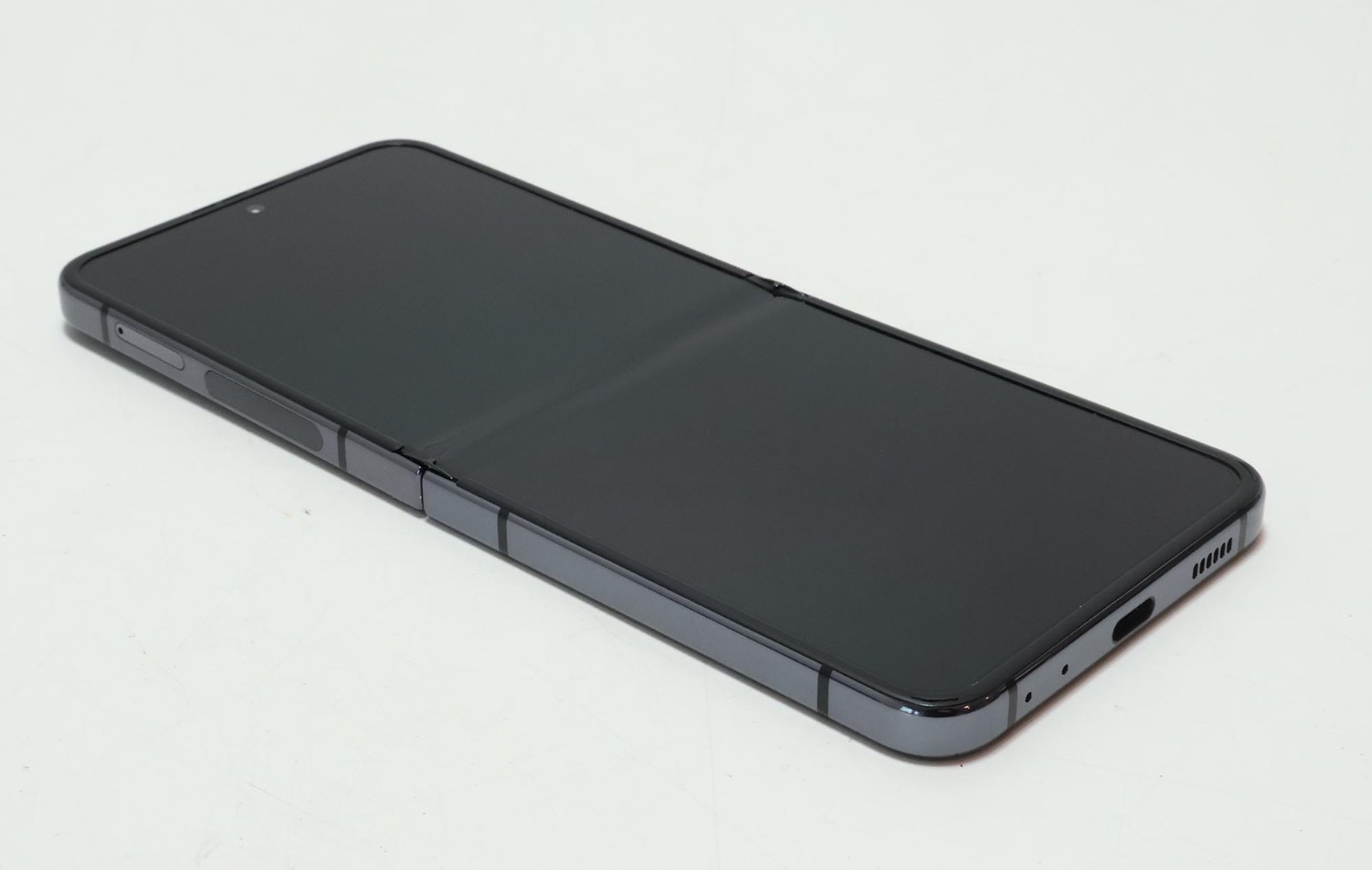 Samsung Galaxy Z Flip 5 5G 256GB (Unlocked) 6.7″ SM-F731U