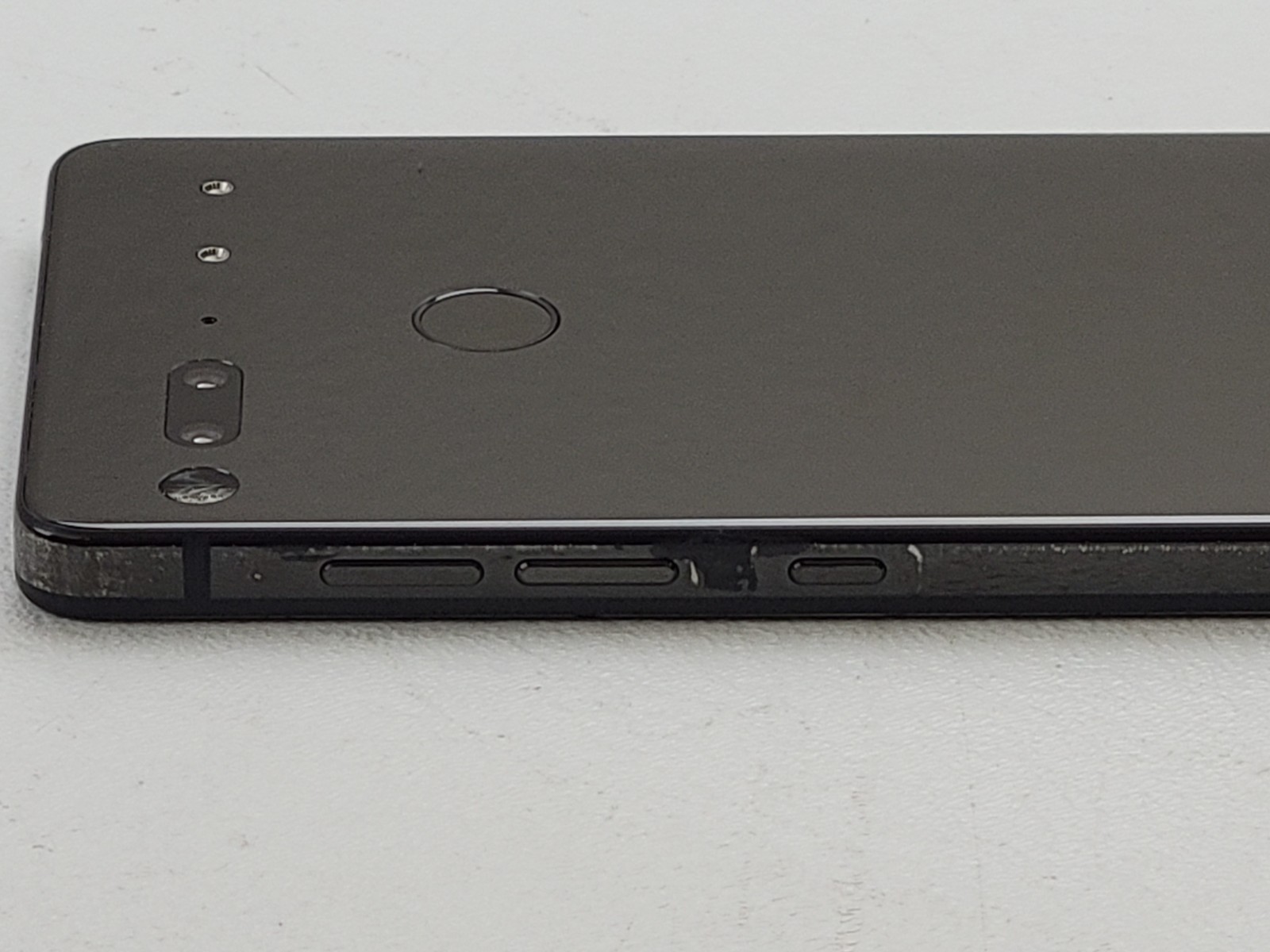Essential Phone (PH-1) 128GB – Black (Unlocked) Smartphone – H6221