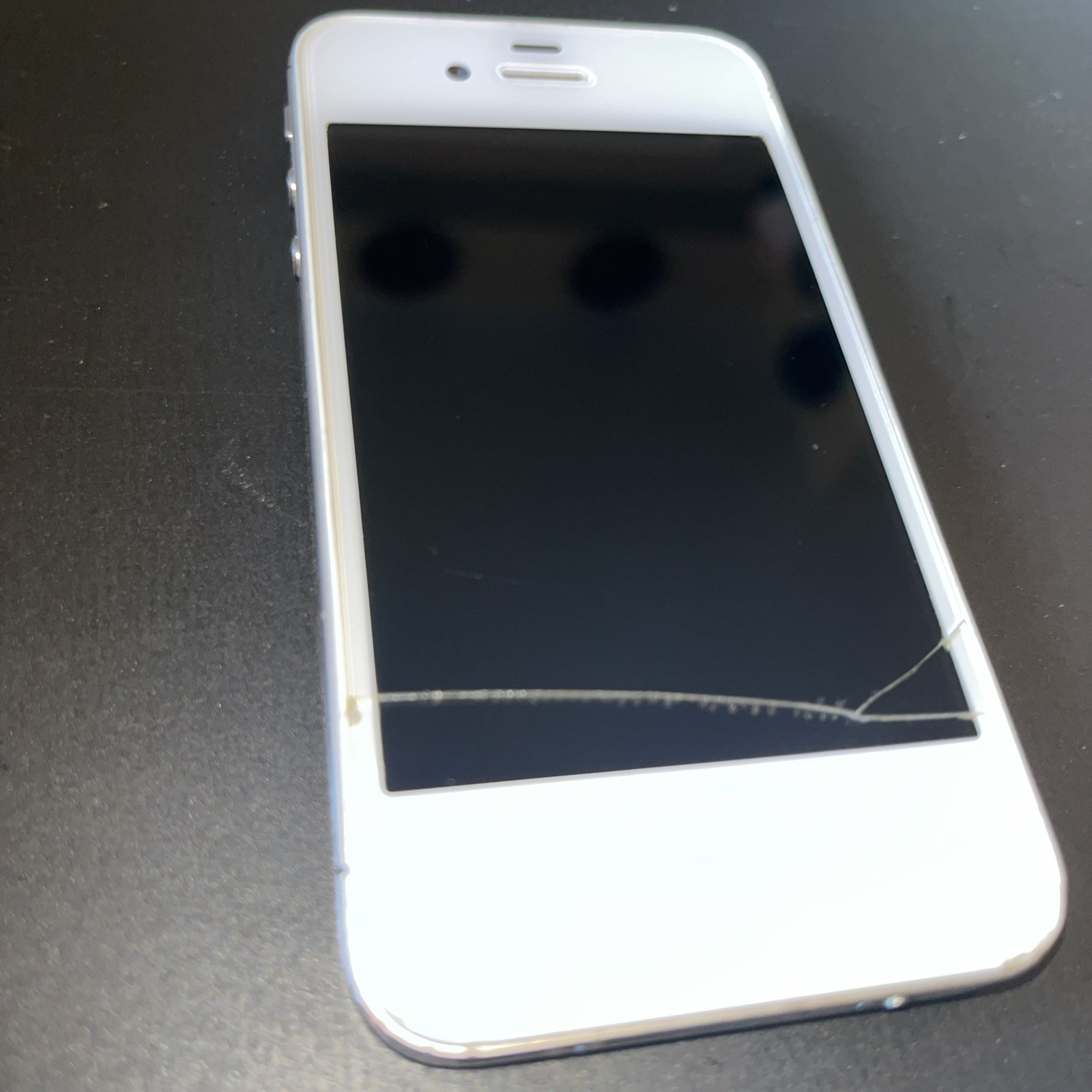 Apple iPhone 4 – A1387- White Locked