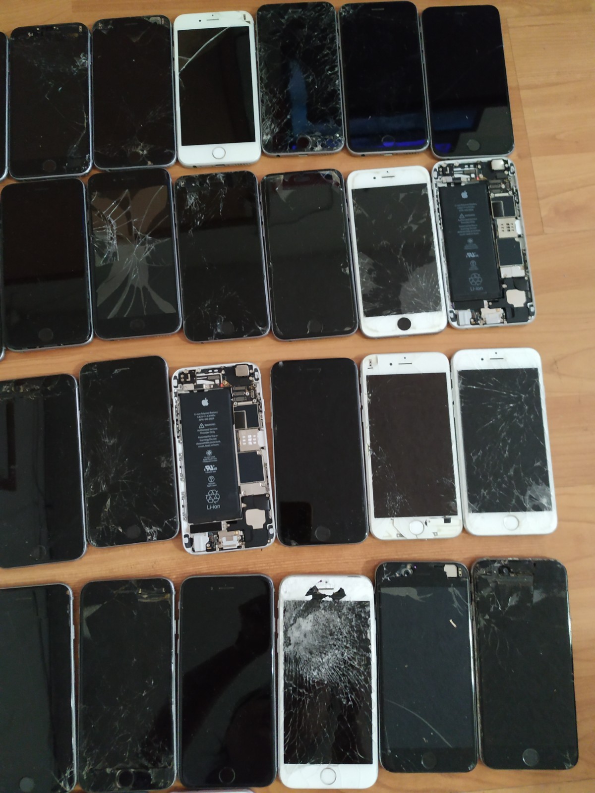 Lot of 60 Apple iPhone 6 or 6s 16GB or 32GB for parts