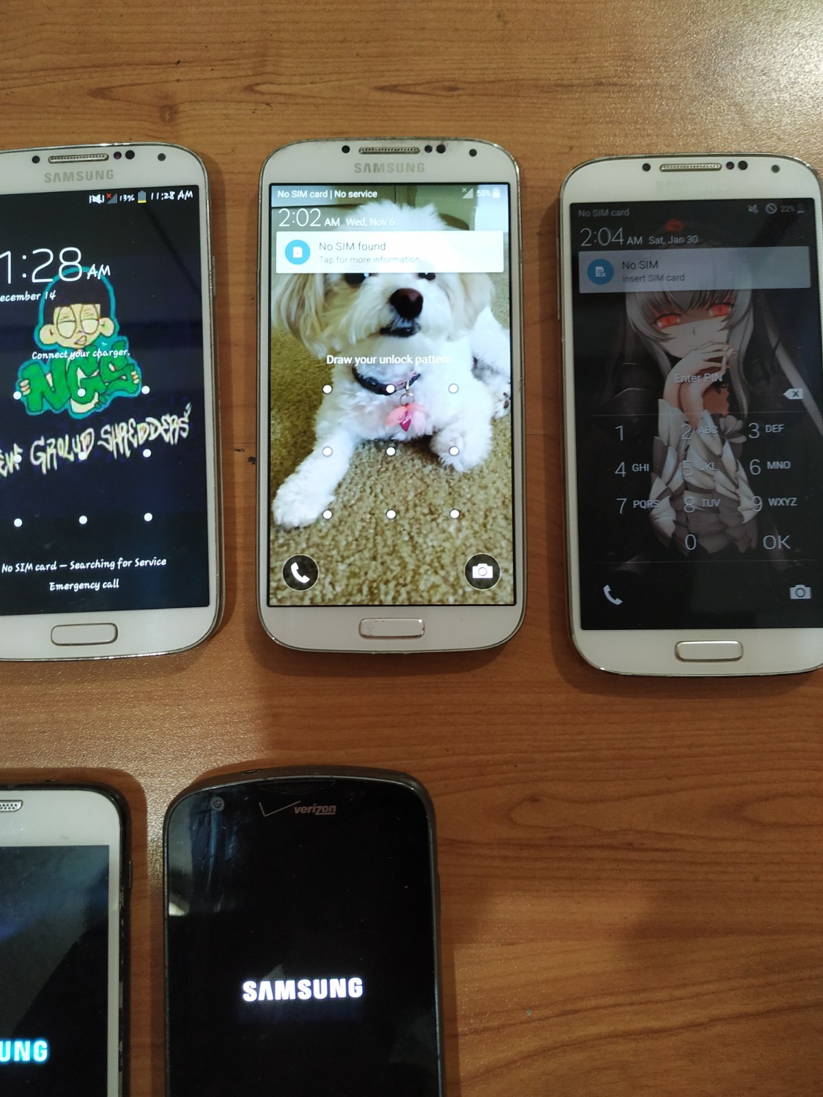 Lot of 14 Mixed model Samsung Galaxy S4 (3pc) and S3 (3pc) and other for parts