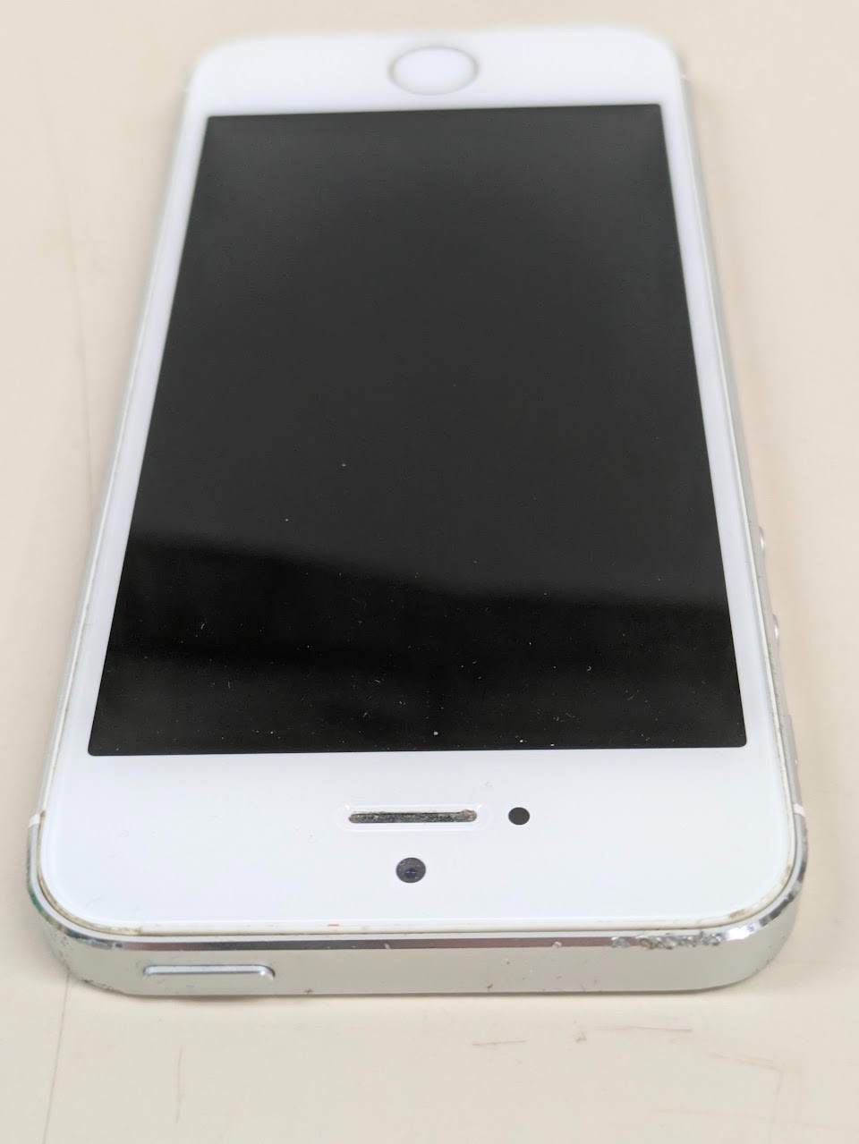 Apple iPhone 5s Model A1533 Untested For Parts Or Repair