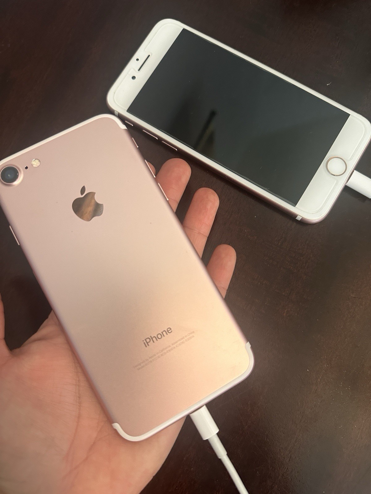 (2) Apple iPhone 7 32MB Rose Gold Smartphone 12MP Camera – Mint Condition