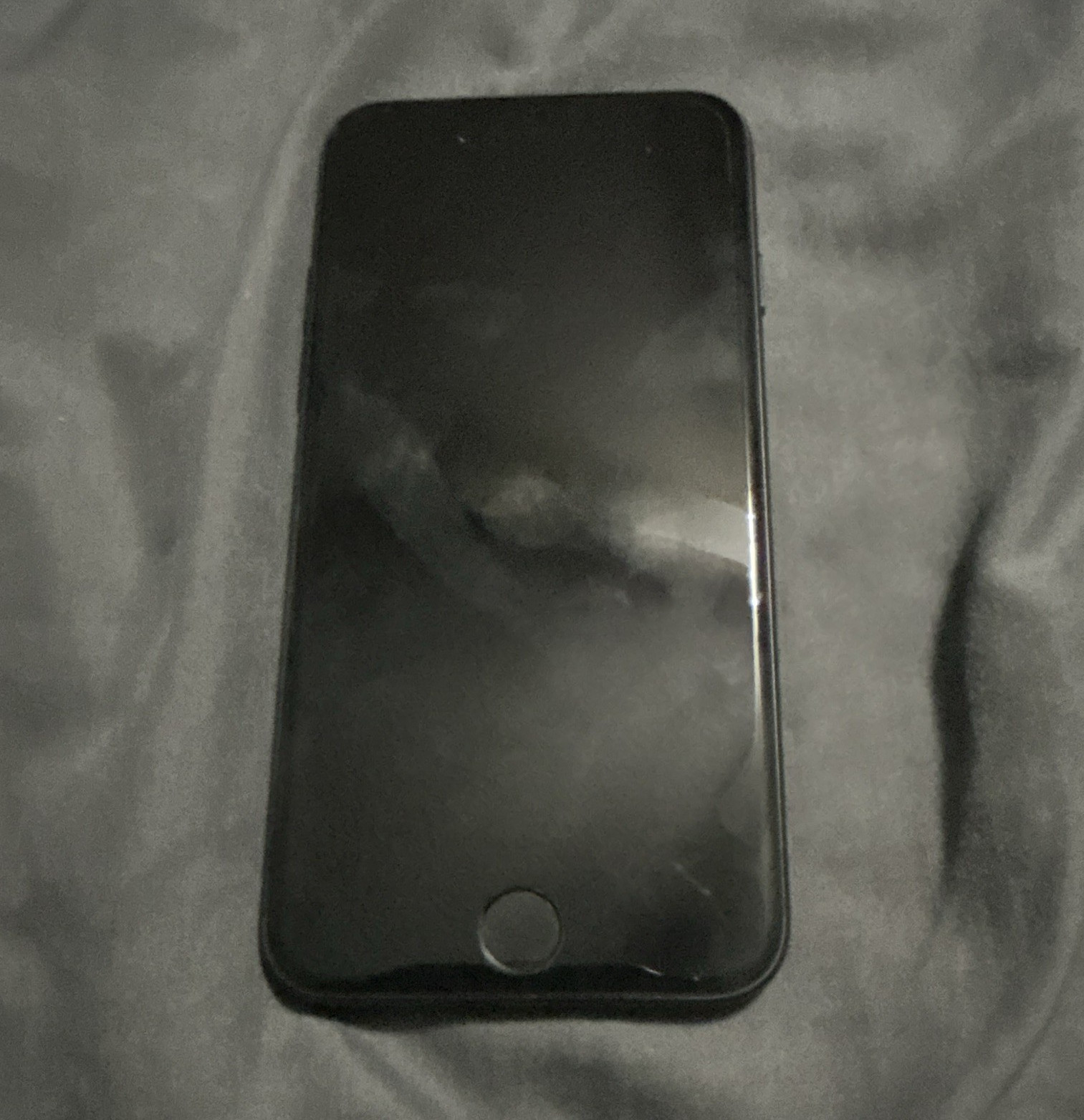 Apple iPhone 7 Black Smartphone Bar Style 12MP Camera Used