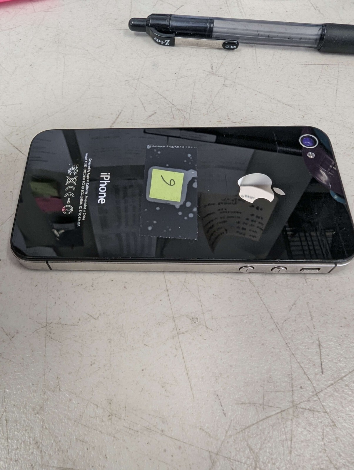 Apple iPhone 4s – 8GB – Black (AT&T) A1387 (CDMA + GSM)