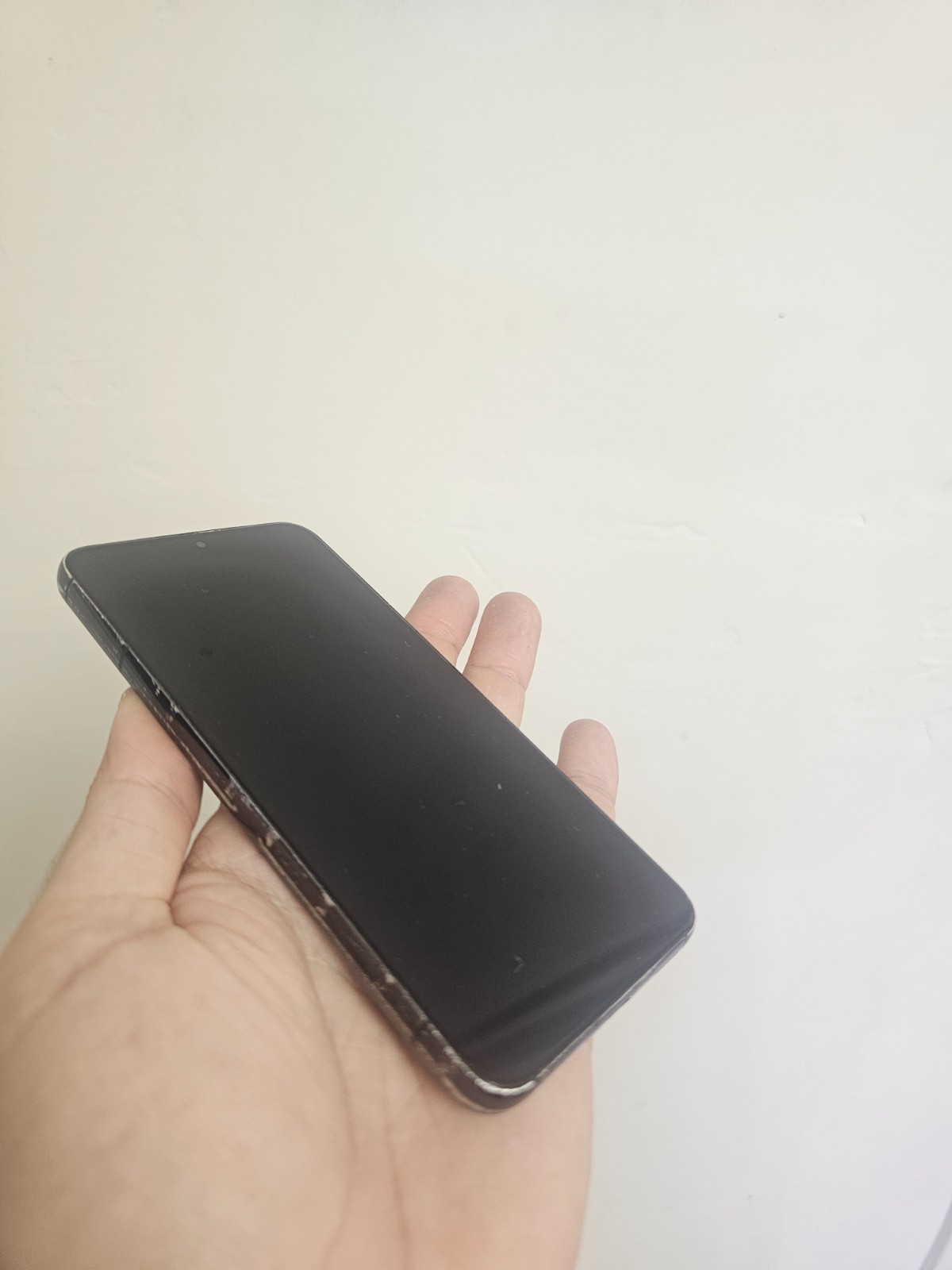 Samsung Galaxy S22 – 128 GB – Phantom Black (Unlocked) – 80% batt