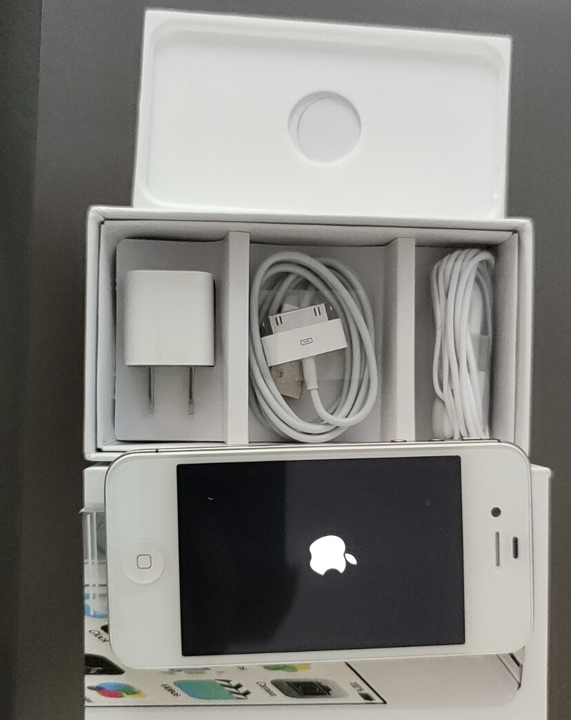 Apple iPhone 4s – 32GB – Black/white (Unlocked) A1387 (CDMA + GSM) IOS9 Sealed