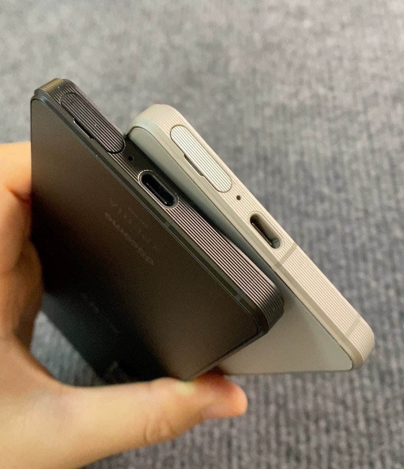 Sony Xperia 1 V 5G Qualcomm Snapdragon 8 Gen 2 Support microSDCC expansion