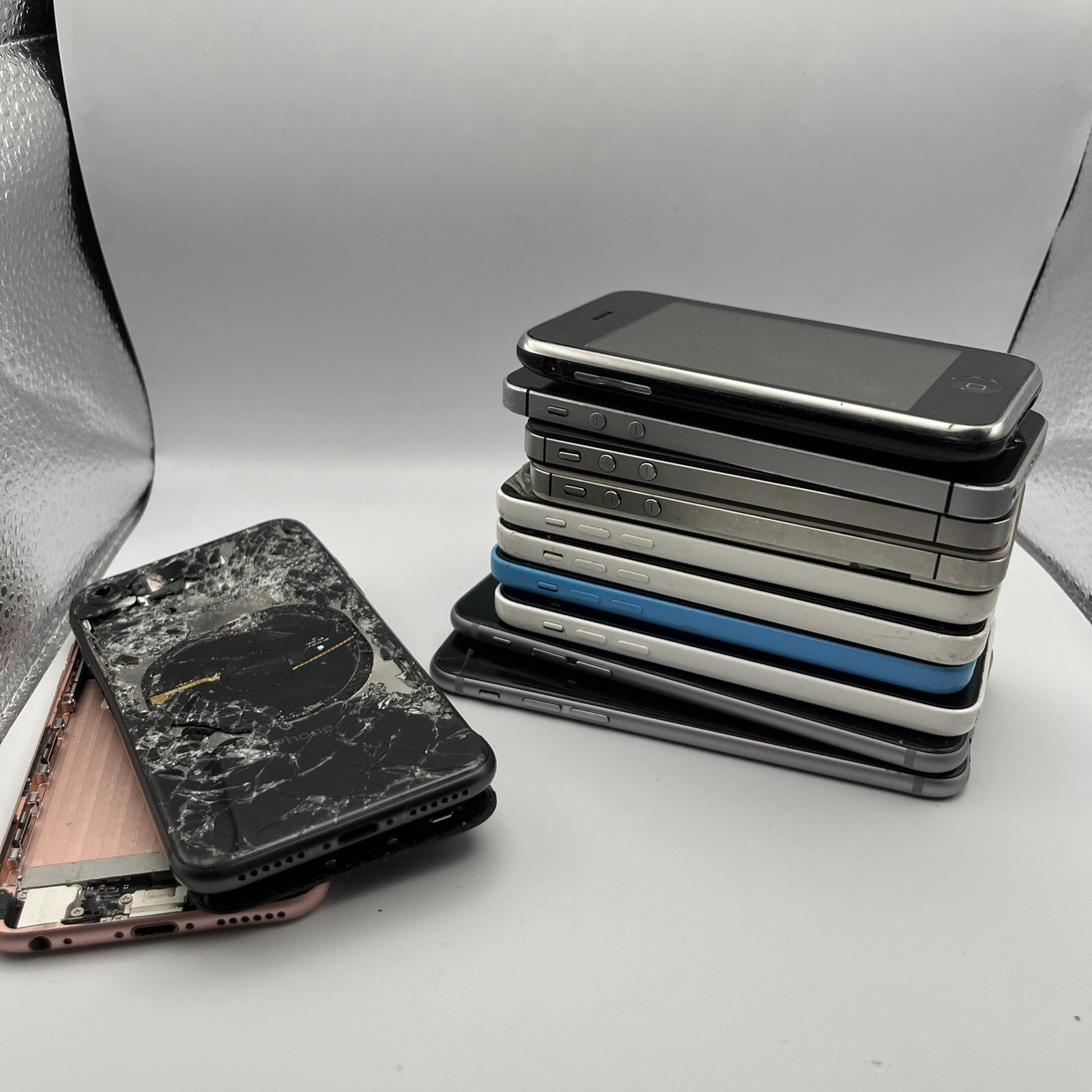 Apple iPhone Lot Of 12 Parts/As Is