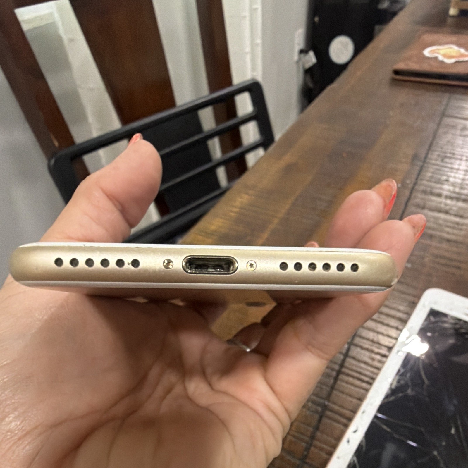 Used Apple iPhone 7 32GB Gold Verizon iOS 12MP Camera A1660 Bar Phone