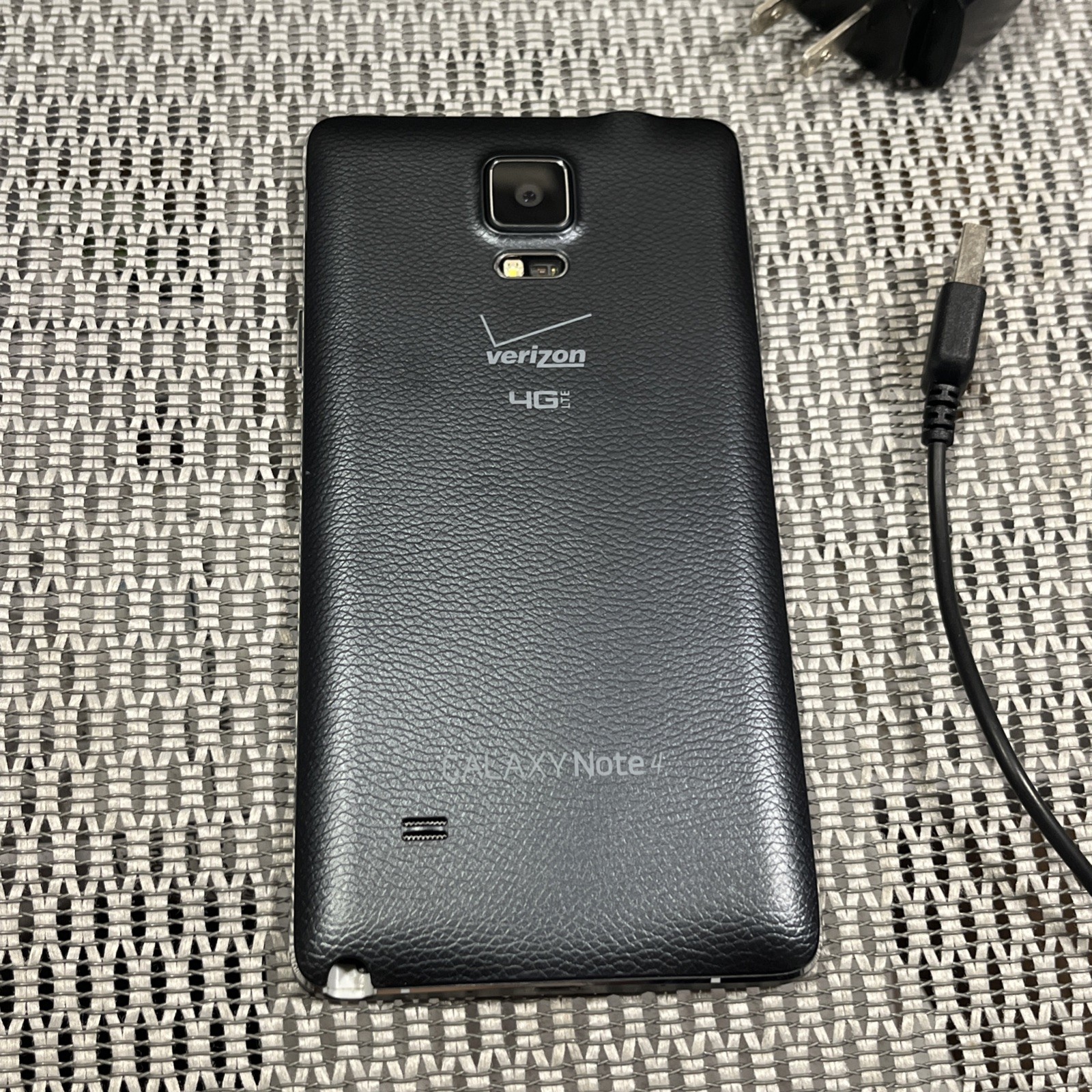 Samsung Galaxy Note 4 SM-N910V – 32 GB – Black (Verizon + GSM unlocked)-Used