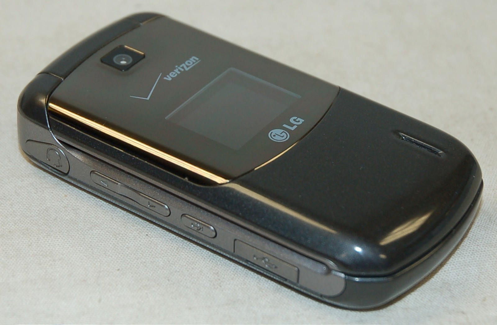 LG VX5600 Accolade GRAY Verizon Flip Cell Phone 2G Grade B Easy to use Vintage
