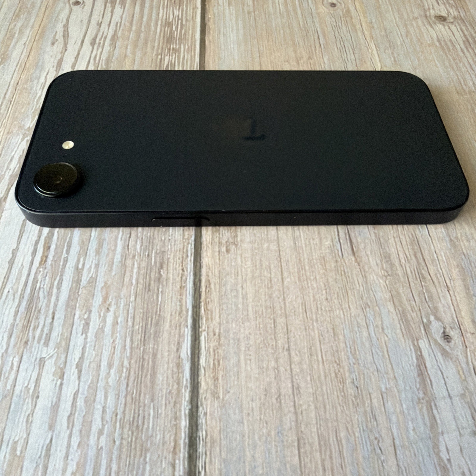 iPhone 16e 128gb ATT, Cricket Only 100% Battery health