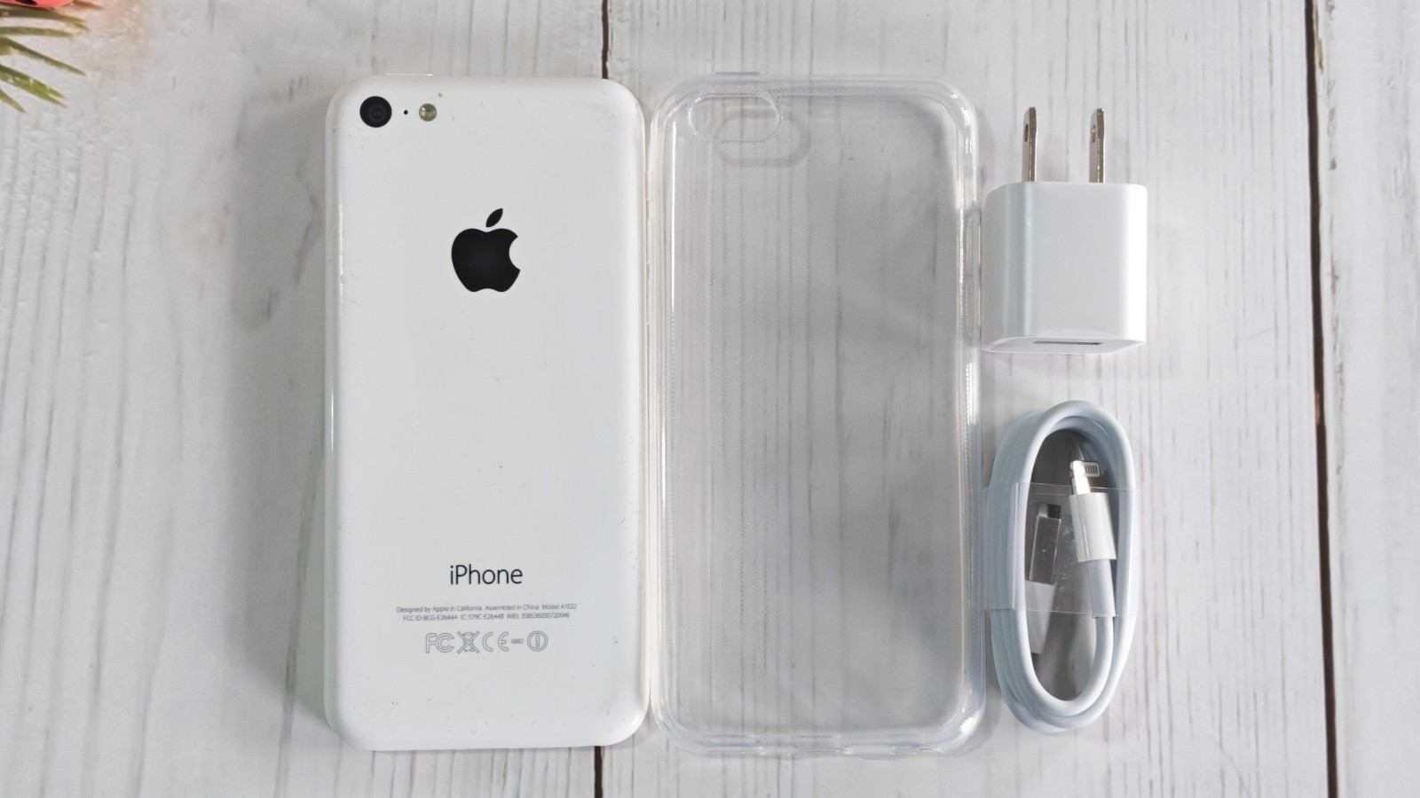 Good Apple iPhone 5c 8/16/32GB iOS 10 White Unlocked With Accessories