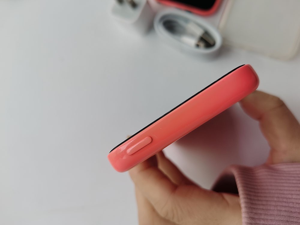 Apple iPhone 5c – 8 GB / 16 GB / 32GB – PINK (Unlocked) 90% NE W English