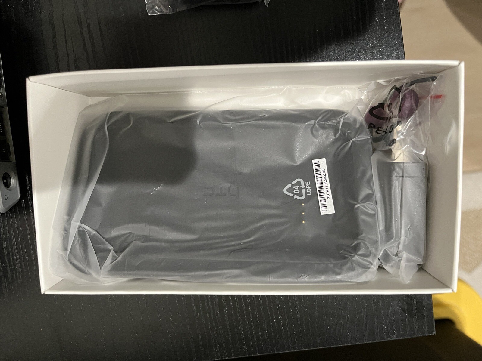 HTC Rhyme – 4GB – Plum (Verizon) Smartphone and all accessories – BULK PACKAGING