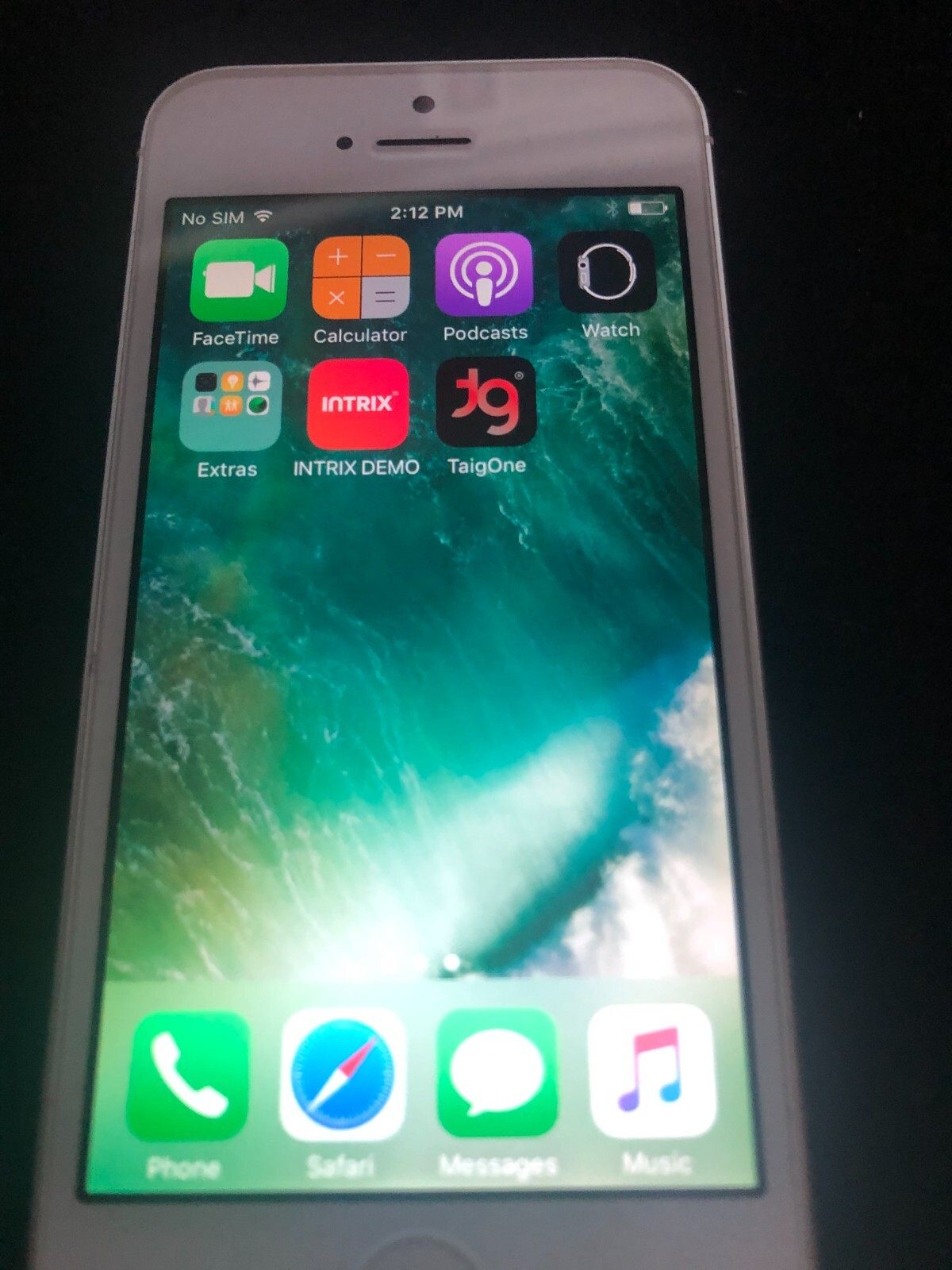 Apple iPhone 5 – 16GB – White & Silver (Verizon) A1429 (CDMA + GSM) IOS 10.3.4