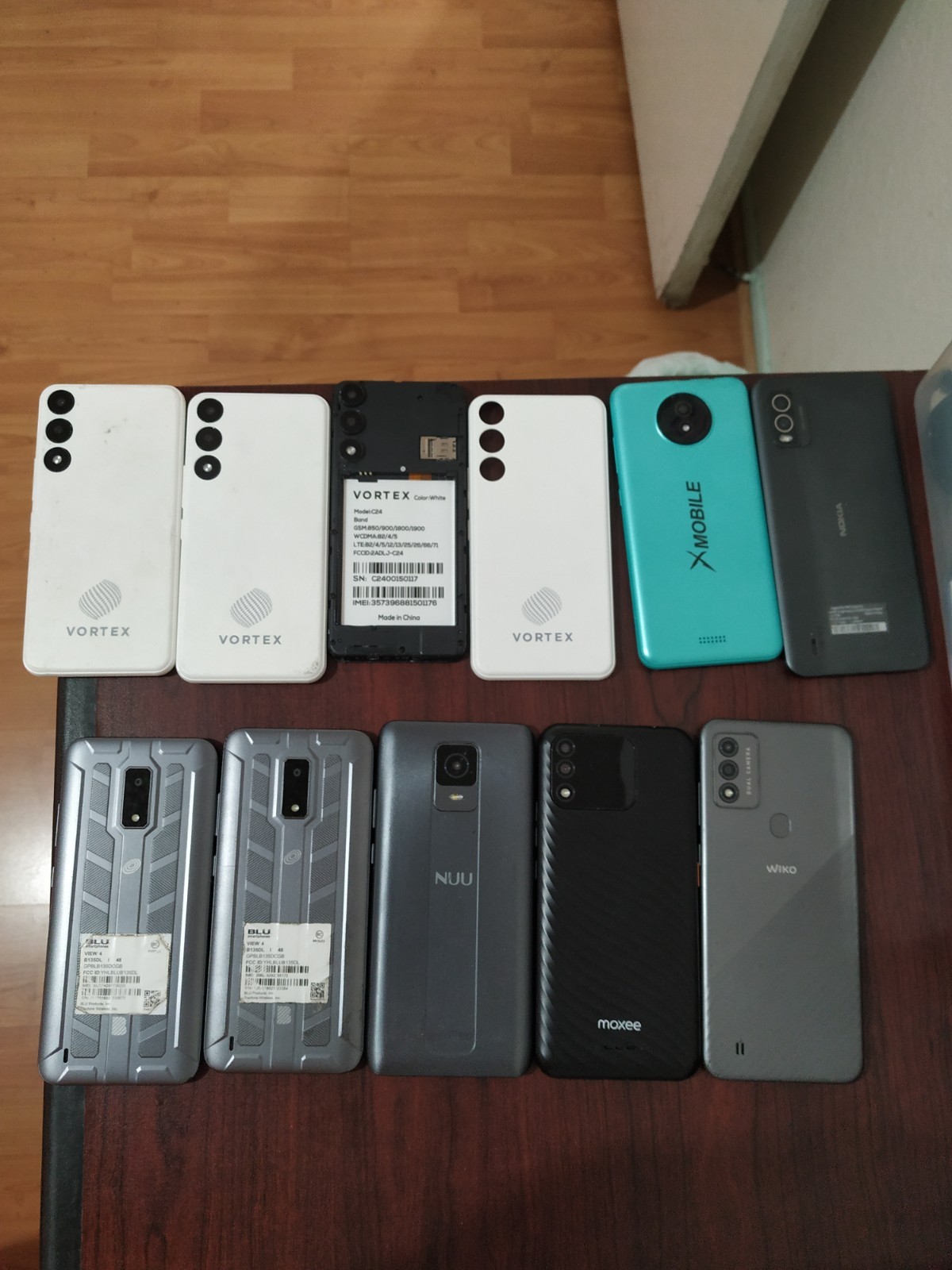 Lot of 10 Mixed Brand VORTEX C24 / WIKO / BLU/NUU /and other Smartphone For part
