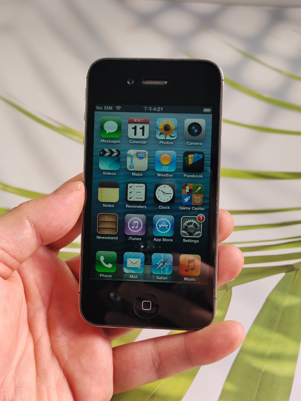 90%N ew Original Apple iPhone 4/4s 8-16-32-64GB Black/White Factory UNLOCKED