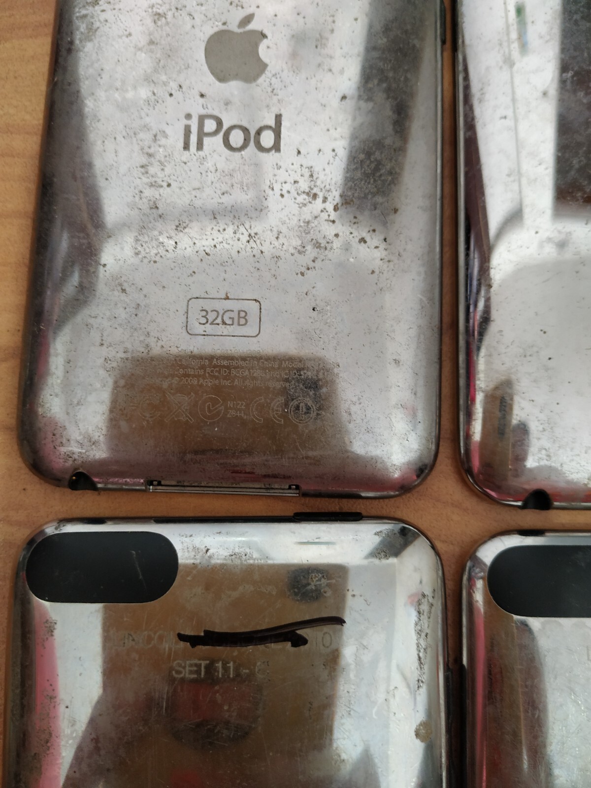 Lot of 21 Apple iPod Touch 1st, 2nd, 3rd,32GB(3pcs)16GB(3pcs)8GB(15pcs)for parts