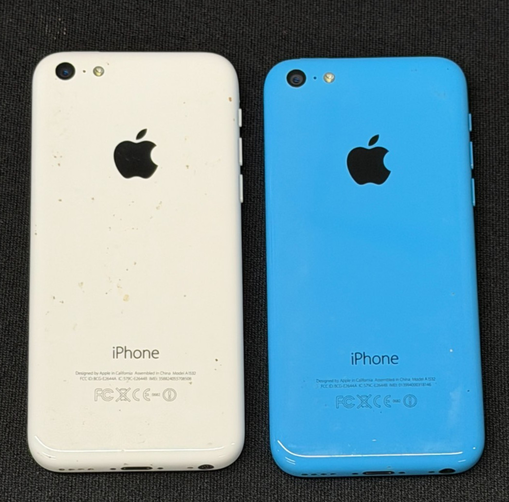 Apple iPhone 5c A1532-1 WHITE-1 BLUE (LOT OF 2) PARTS ONLY