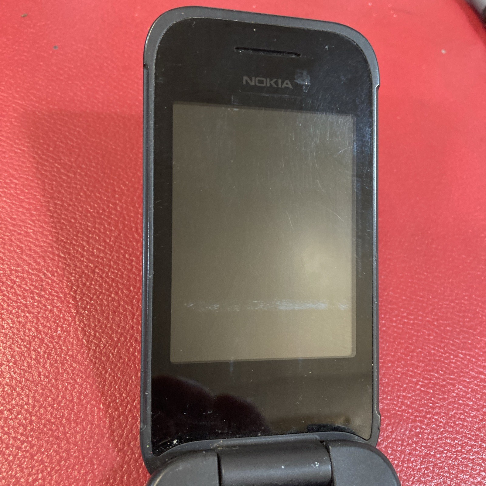 Nokia 2660 Flip 128gb Black Parts Only Won’t Power Up.