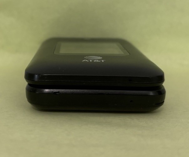 AT&T Cingular Flip IV U102AA 4GB Flip Phone KaiOS Black w/ USB Charge Cord & Box