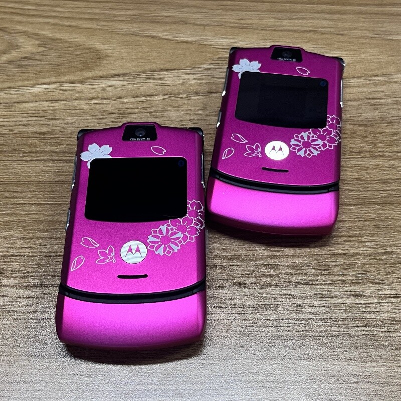 Motorola RAZR V3 Flip Bluetooth MP4 video Unlocked GSM Mobile Phone 8 Colors