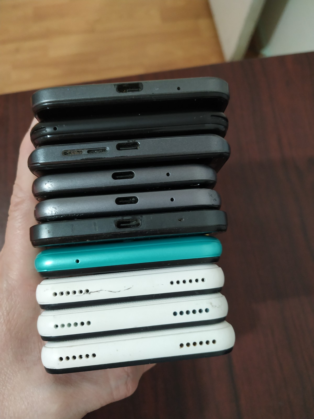 Lot of 10 Mixed Brand VORTEX C24 / WIKO / BLU/NUU /and other Smartphone For part