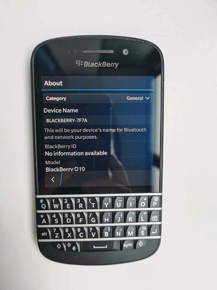 BlackBerry Q10 8MP 4G 16GB LTE 3.1″ Keyboard Unlocked Smartphone 1year warranty