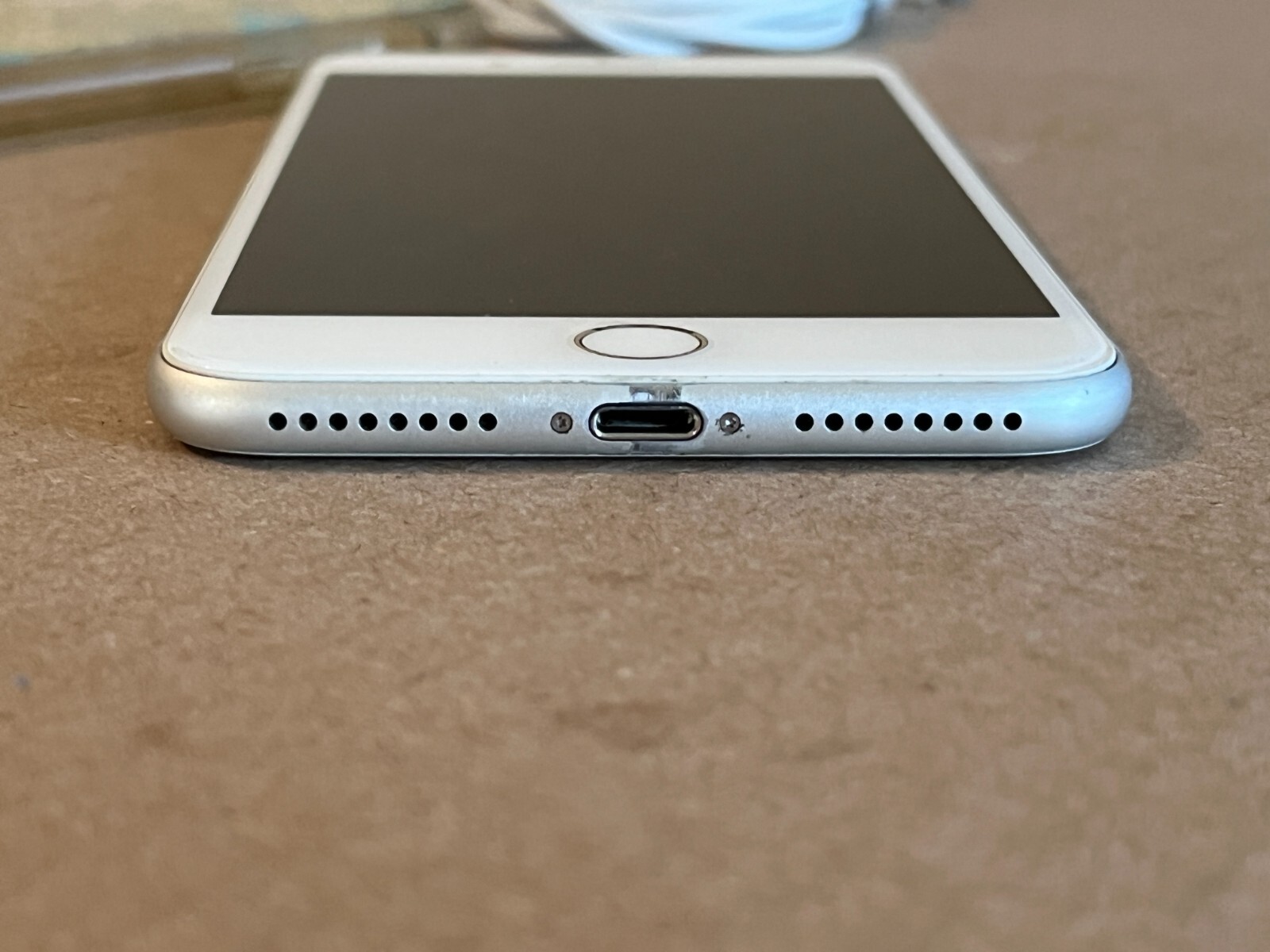 Apple iPhone 8 plus 64GB silver Unlocked Smartphone (A1897) (GSM) Read