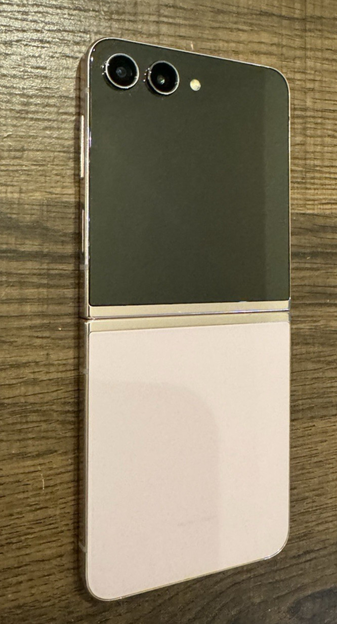 Samsung Galaxy Z Flip5 5G SM-F731U 256GB Factory Unlocked Pink Good (READ)