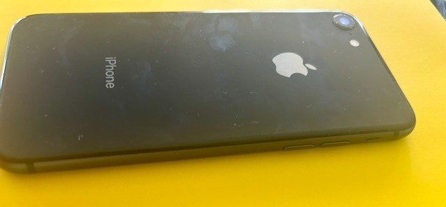 Apple iPhone 8 A1863 64GB Space Gray *No SIM* w/Battery 100%