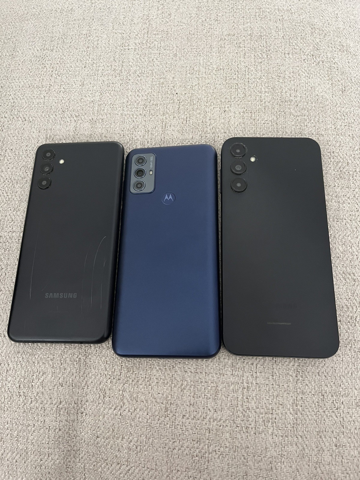Lot of 4 Samsung & Motorola 1 UNLOCKED 3 Locked