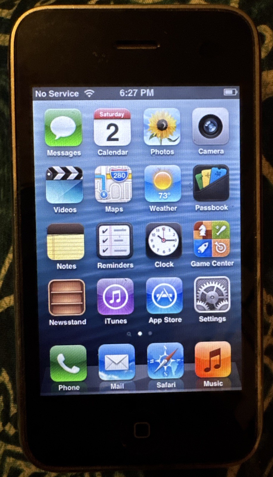 Apple iPhone 3GS 16GB White (AT&T) A1303 (GSM) Fast Ship Very Good Used Cracked
