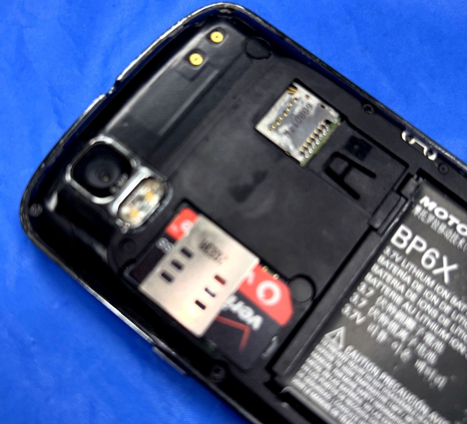 Motorola Droid Pro XT610 Smart Phone With Verizon Sim Card – READ