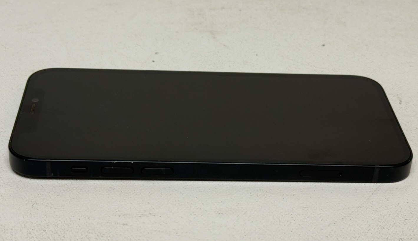 Apple iPhone 12 (A2172 – 64GB – AT&T – Black – iOS 18 – MGEF43LL/A)