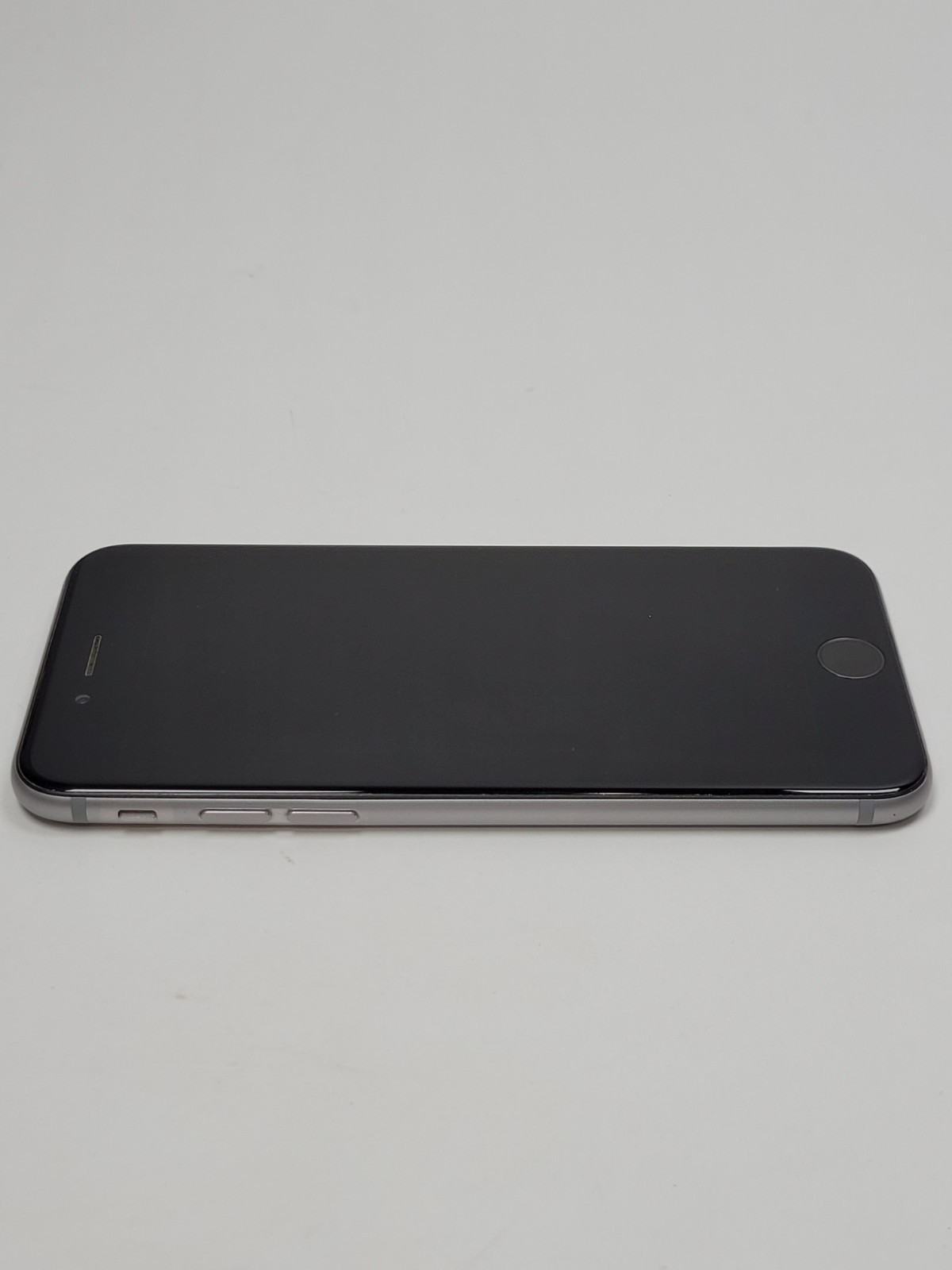 Apple iPhone 6 – 16GB – Grey- AT&T – MG4N2 LL/A – iPhone7,2 (A1549)