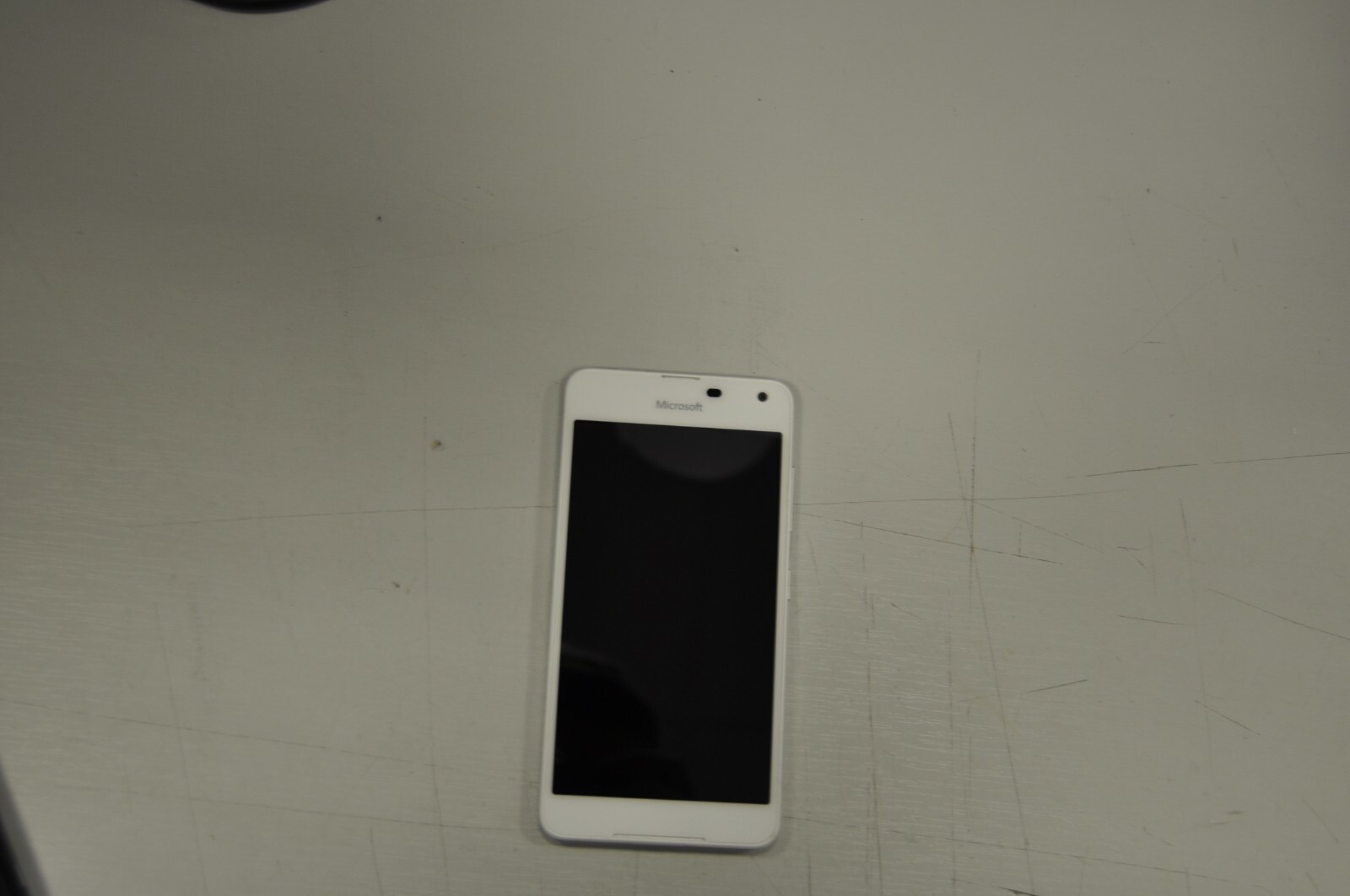 Microsoft Lumia 650 16GB White Microsoft Phone Unlocked RM-1152 WITHOUT BATTERY